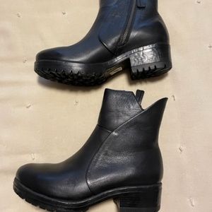 Bueno Forge black short boots